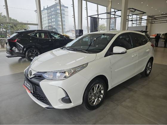 TOYOTA YARIS 1.5 16V FLEX XS MULTIDRIVE TOYOTA YARIS 1.5 16V FLEX XS MULTIDRIVE